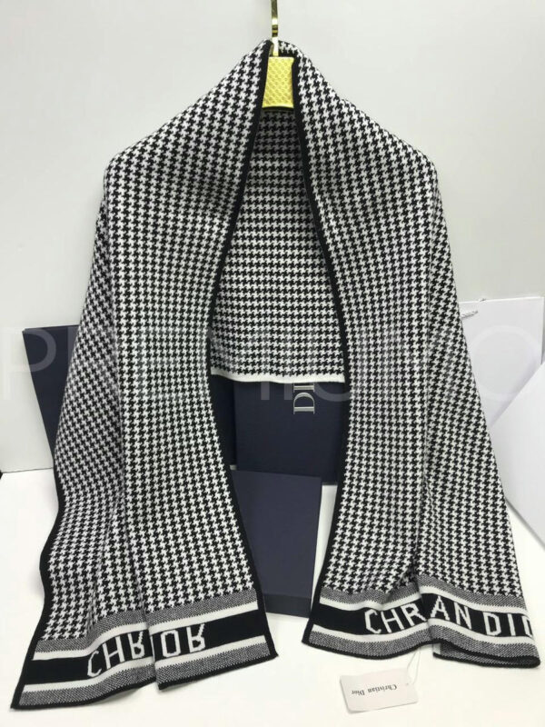 Christian Dior палантин PR689328