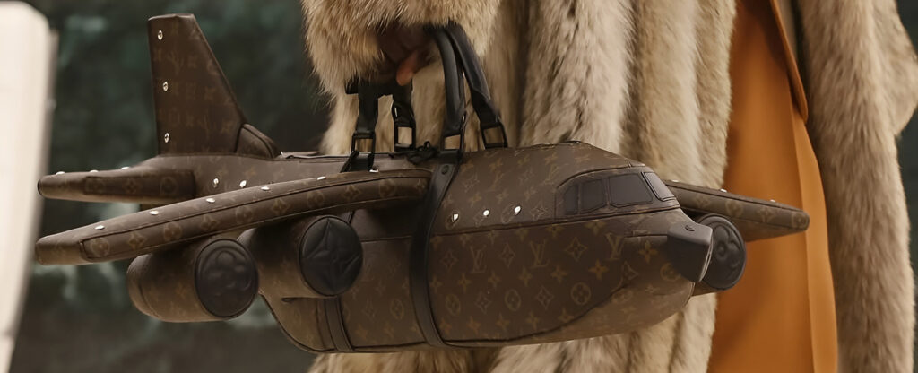 Сумка-самолет Louis Vuitton из коллекции осень-зима 2021