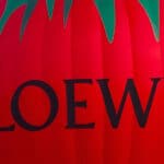 Томатный воздушный шар Loewe: креативное промо коллекции Paula’s Ibiza