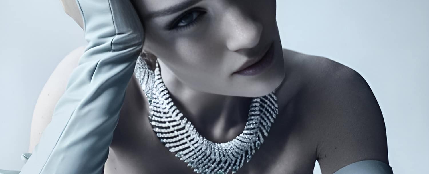 Рози Хантингтон-Уайтли в украшениях Tiffany & Co