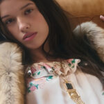 Chloé Pre‑Fall 2025 от Шемены Камали: романтика устойчивой моды
