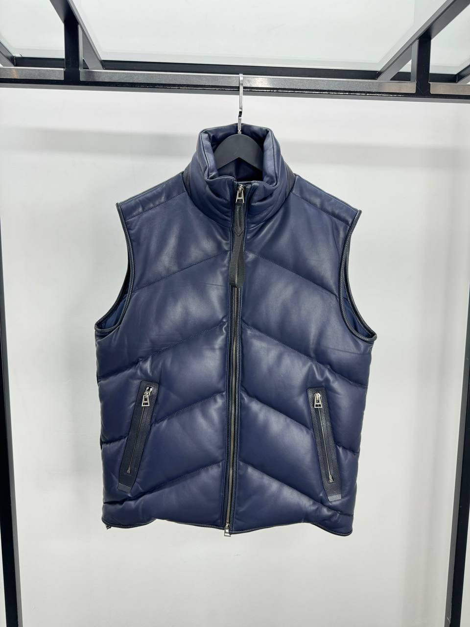 Жилет синий Tom Ford из натуральной кожи PR7747 6 Жилет синий Tom Ford из натуральной кожи PR7747 6